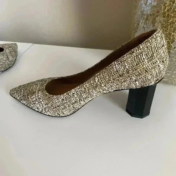 Butter Shoes Eloisee Pointed Toe Pump Size 8B - Picture 3 of 12